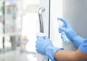 Praxisreinigung mit Amendt Dienstleistung. Hygienische Sauberkeit mit Desinfektionsmitteln